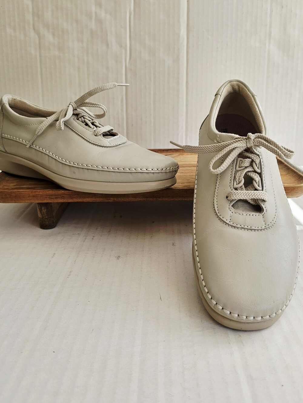 SAS Tripad Comfort Walking Shoes Size 8.5N Bone Leather Lace Up Soft Step
